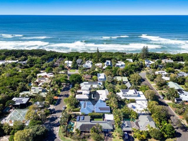 Private Coastal Sanctuary In Suffolk Park's Premier Beachside Enclave