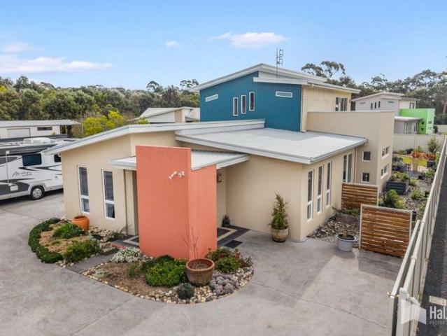 Private Coastal Retreat in the Heart of Port Sorell