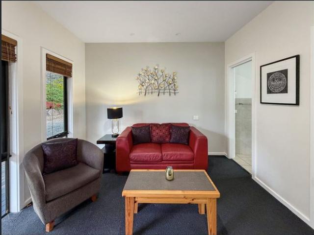 Private Coastal Retreat in Dolphin Cove apply code RENTME