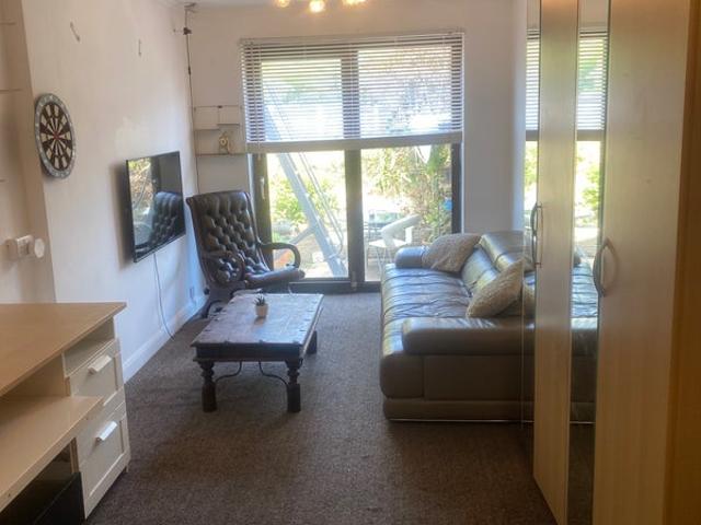 Private Cosy & Spacious 1 Bed