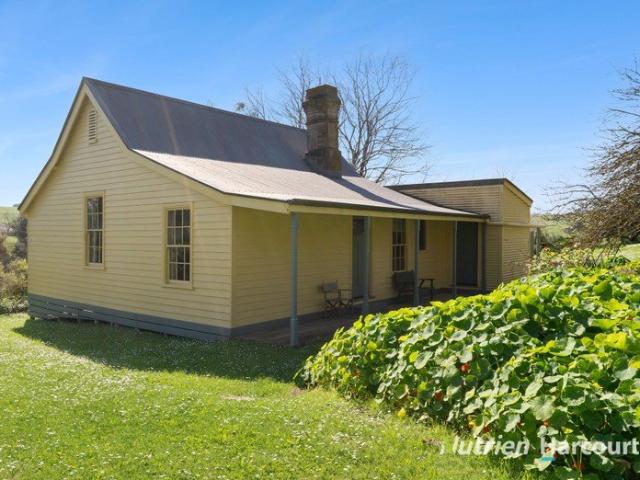 Private Cottage Retreat Minutes from Port Campbell