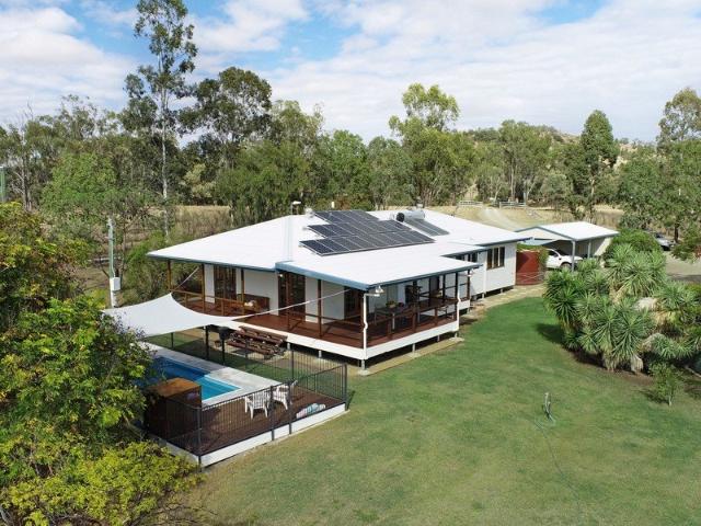 Private Country Living with Outstanding Views