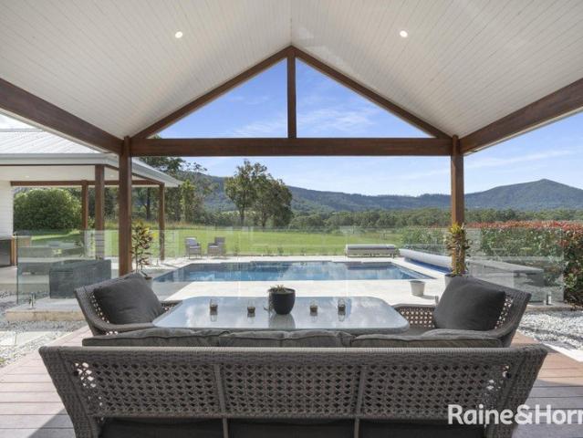 Private Country Living with Stunning Mountain Views