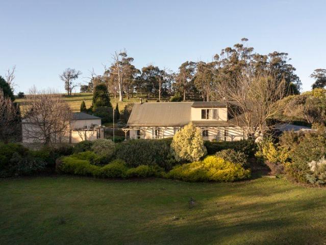 Private Country Retreat in the Heart of the Tamar Valley