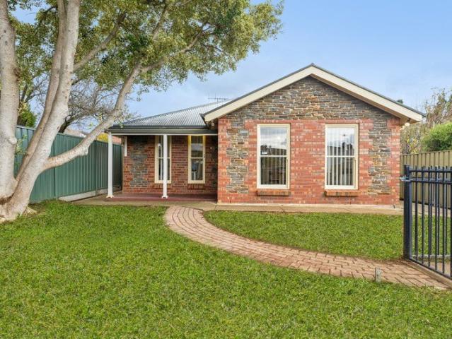 Private Courtyard Living in a Prime Eastern Suburbs Location