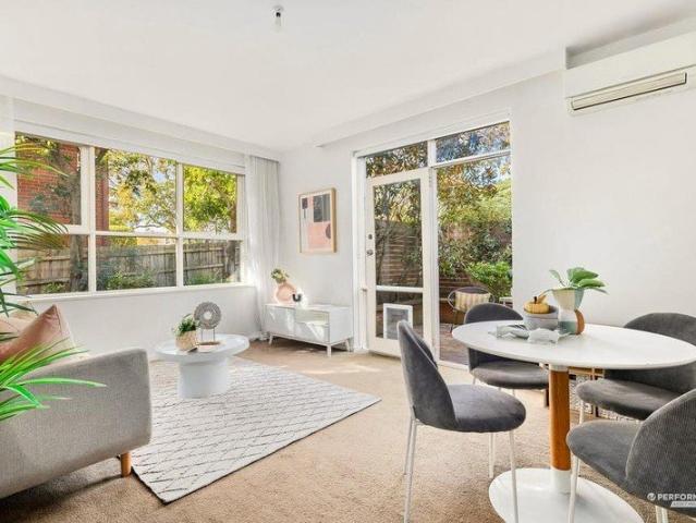 Private Courtyard Living in a Prime Glen Iris Setting