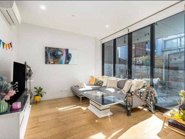 Private Courtyard Living in a Prime Hughesdale Location