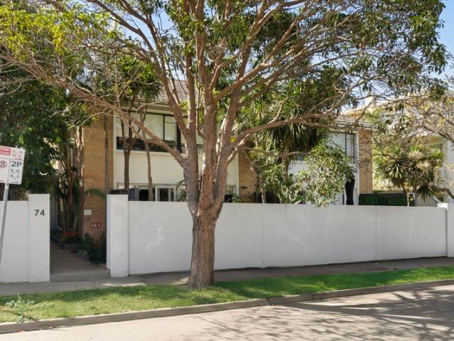 Private courtyard living in the heart of Toorak
