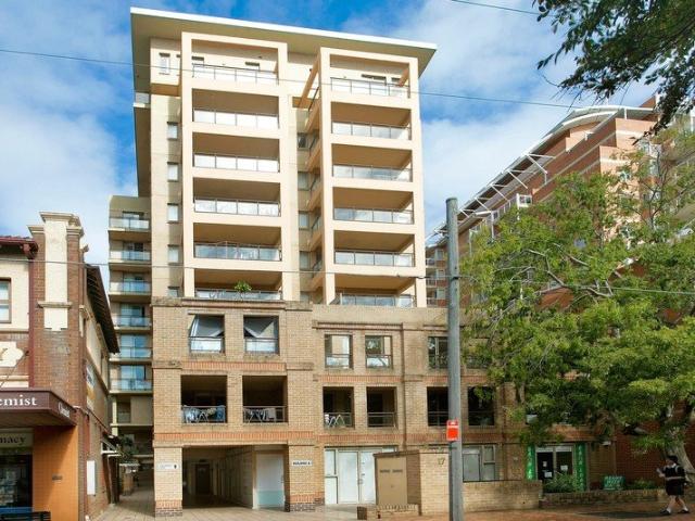 PRIVATE COURTYARD LIVING WITH VIEWS IN THE HEART OF HURSTVILLE