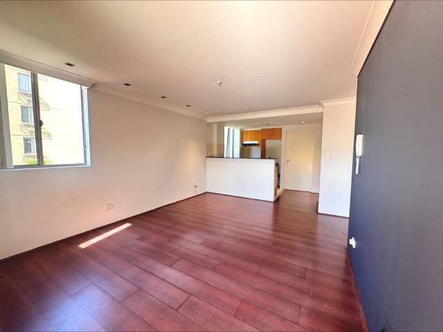PRIVATE COURTYARD LIVING WITH VIEWS IN THE HEART OF HURSTVILLE