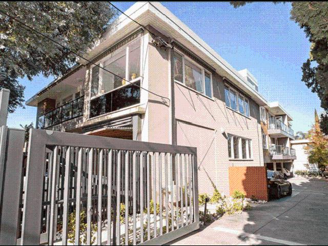 Private Courtyard Living with Lifestyle Convenience