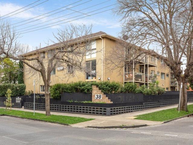 Private Courtyard Retreat in the Heart of Armadale