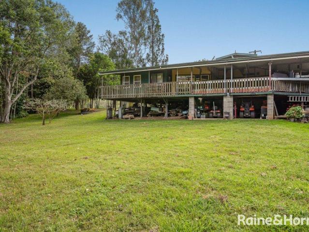 PRIVATE CREEKSIDE OASIS WITH 2 HOMES