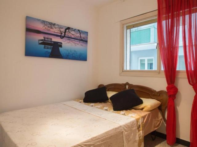 Private Double Bedroom Close to Plaza Espanya just for female tenants