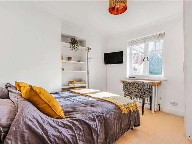 Private Double Room And Kitchen/diner, RG25