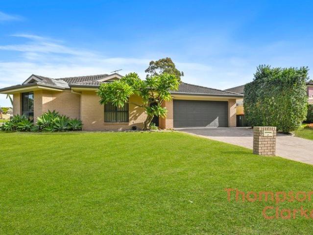 Private, Easy Care House Living in a Convenient Corner Position