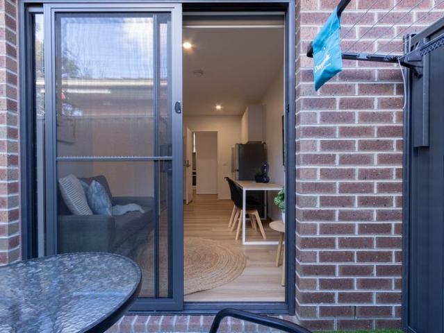 Private Ensuite Room with Courtyard | Bills & Complementary Internet Included | Professional Residents