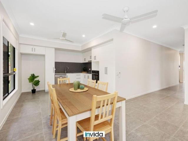 PRIVATE ENSUITE ROOM WITH KITCHENETTE AND ACCESSIBLE BATHROOM I MODERN SHARED HOUSE I FULLY FURNISHED I UTILITIES AND WI FI INCLUDED!