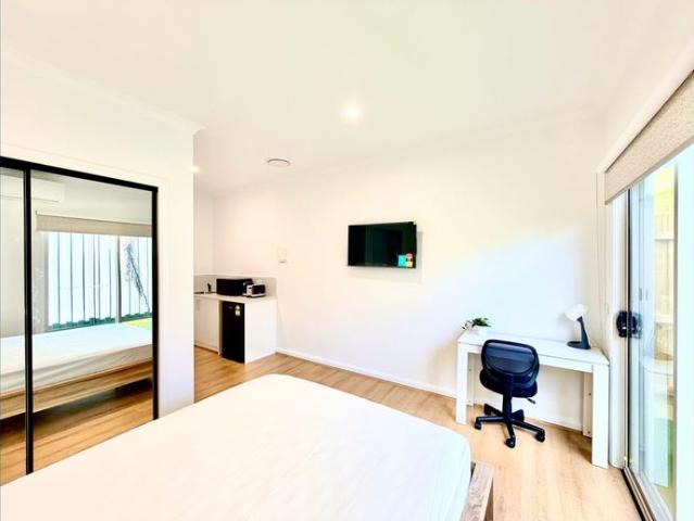 Private Ensuite Room All utilities Included I $300/week
