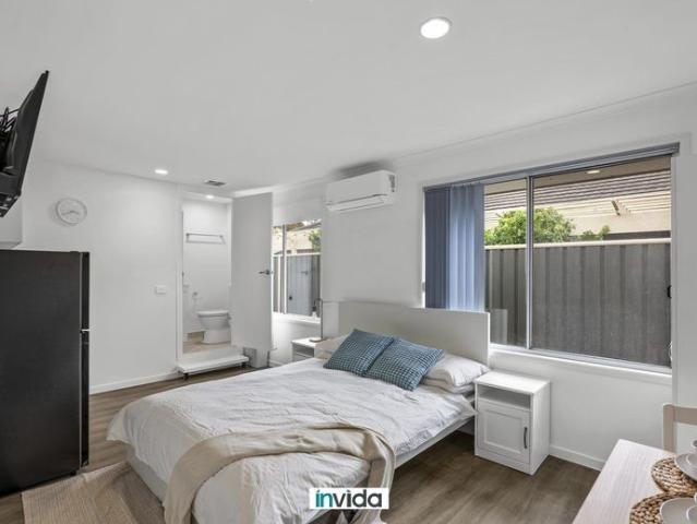 Private Ensuite Rooms in Wyndham Vale Modern Rooming House. Move In Ready !