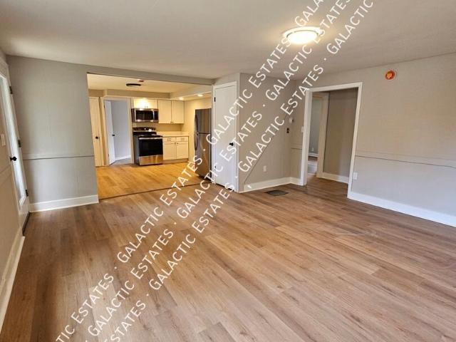 Private Entry 3 Bedroom Apartment with Off street Parking