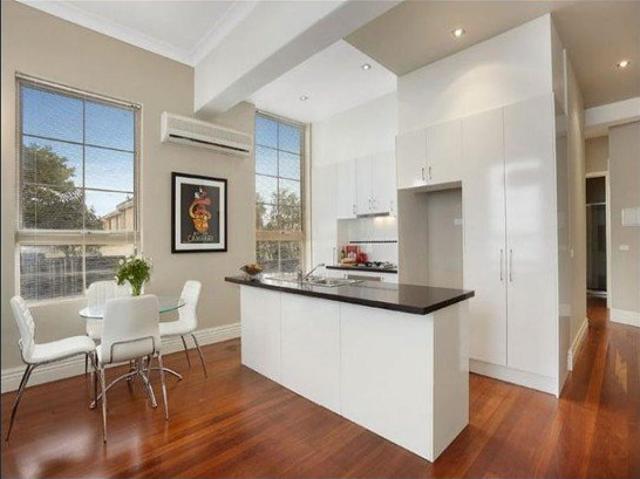 Private Entrance to Large Courtyard! Modern Living. Historic Surrounds!