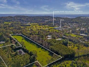 Unique Private Estate in a Premier Location with Development Potential