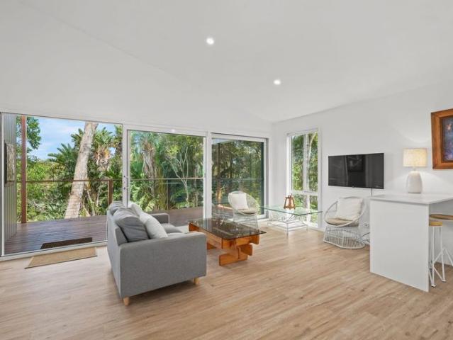 Private Furnished 2 Bedroom Retreat with Utilities Included