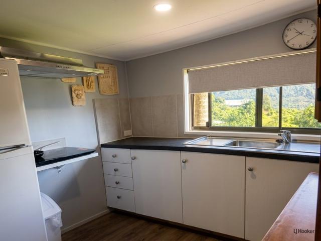 Private Furnished Studio with Spectacular Valley Views Utilities Included