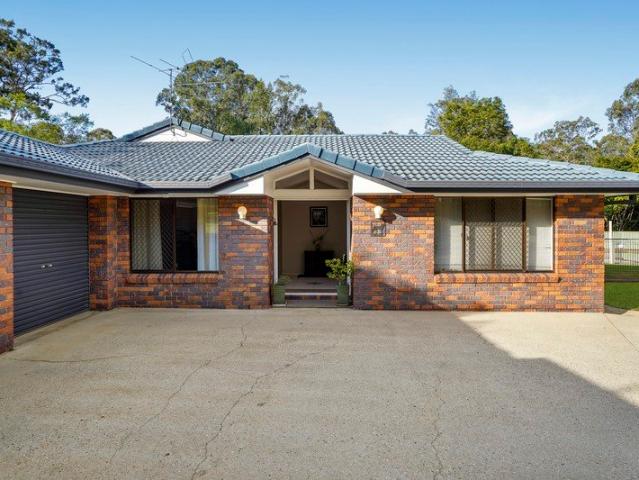 Private Family Acreage with Pool, Shed & Endless Potential on 7,110sqm