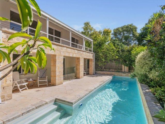 PRIVATE FAMILY HAVEN IN THE HEART OF SWANBOURNE