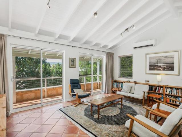 PRIVATE FAMILY HAVEN IN THE HEART OF SWANBOURNE