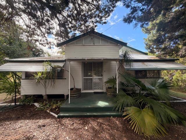 Private Family Home on a Spacious 2,907m² Allotment in the Heart of Eidsvold
