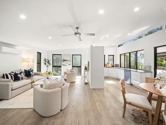 Private Family Home with Pool & Ocean Outlook