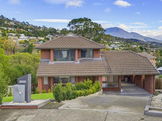 Private Family Living in a Blue Chip Sandy Bay Setting