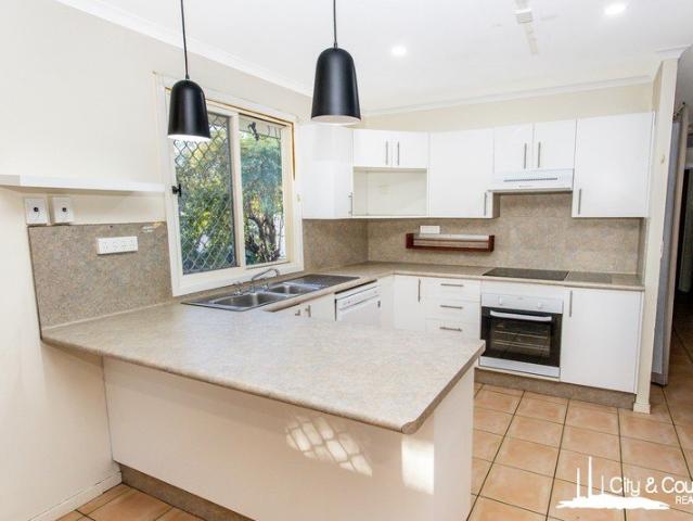 Private Family Living with No Rear Neighbours