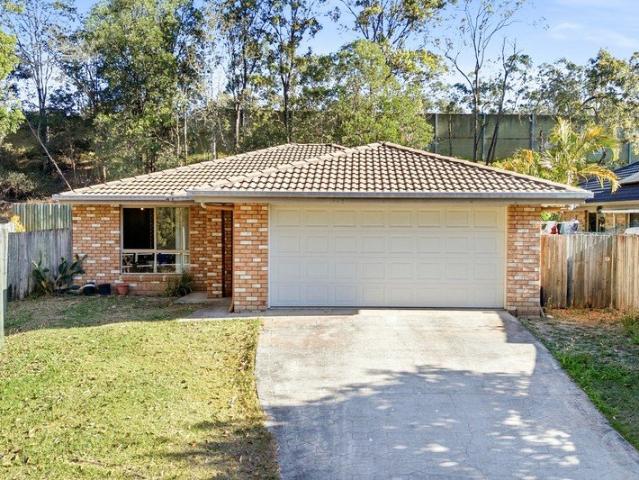 Private Family Living within Stretton State College catchment