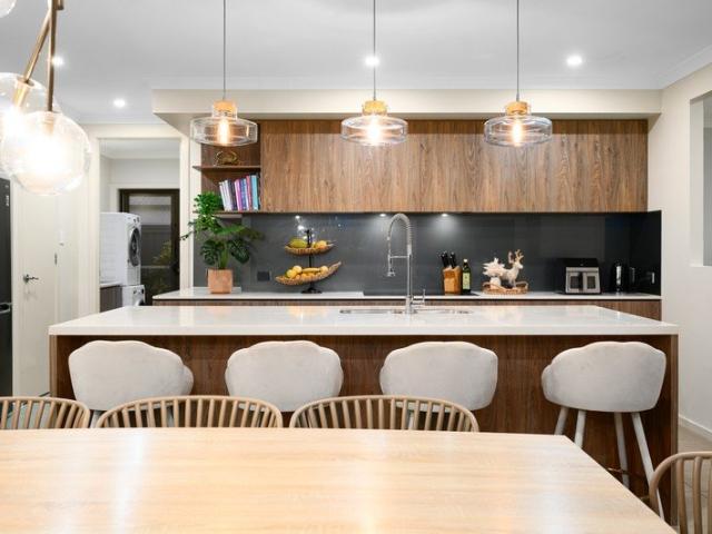 Private Family Retreat Backing onto Bushland