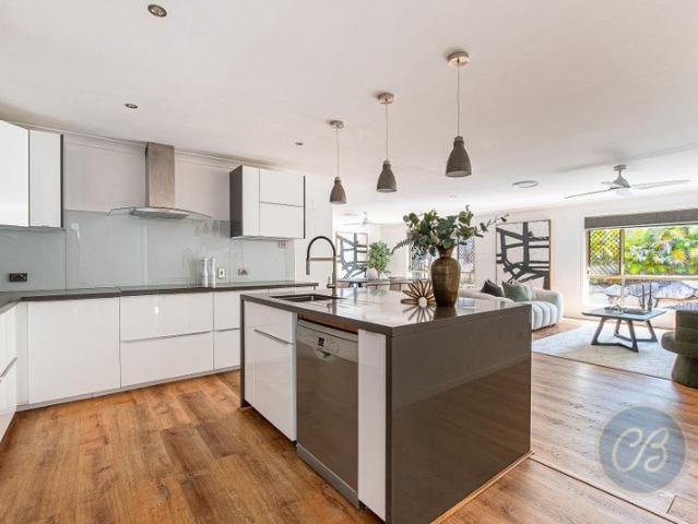 Private Family Retreat in a Convenient Eatons Hill Location