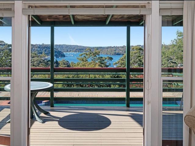 Private family retreat in prestigious Castlecrag