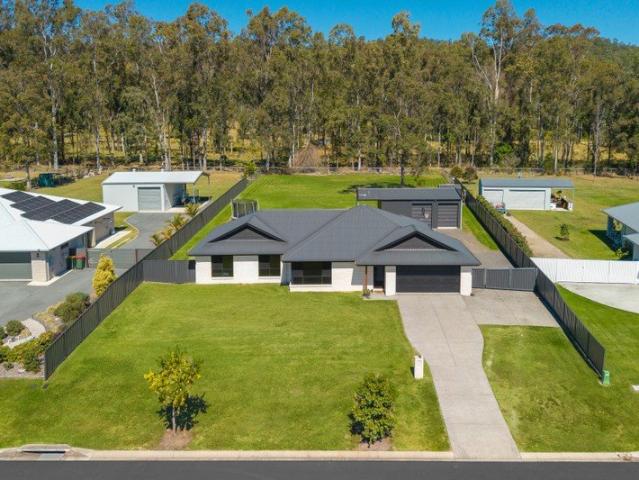 Private Family Retreat in Springbrook Estate