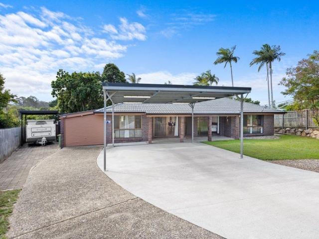 Private Family Retreat Spacious & Serene in quiet cul de sac