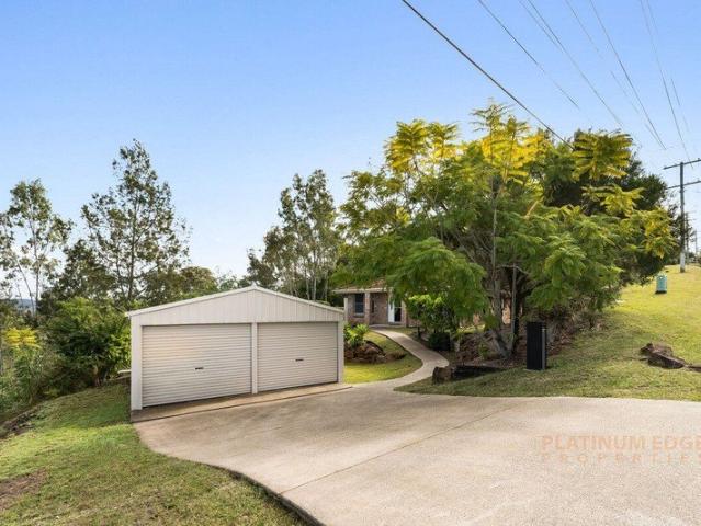 Private Family Retreat with Stunning Mountain Views Available To Inspect