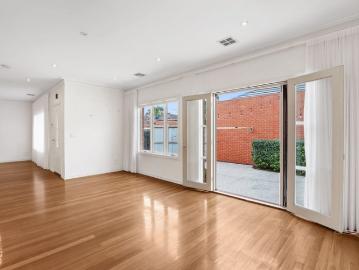 Private Freestanding Townhouse in Prime Keilor Road Precinct