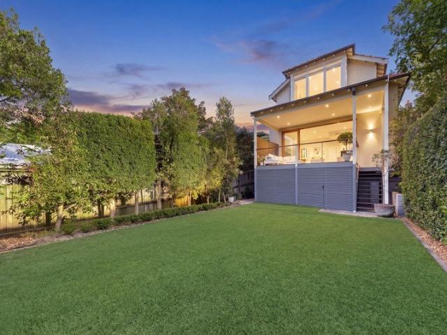 Sun drenched family entertainer
