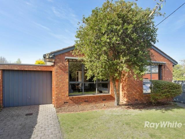 Private Front Unit in a Brilliant Location