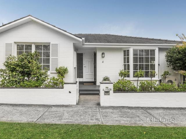 Private frontage on Belmont Avenue North
