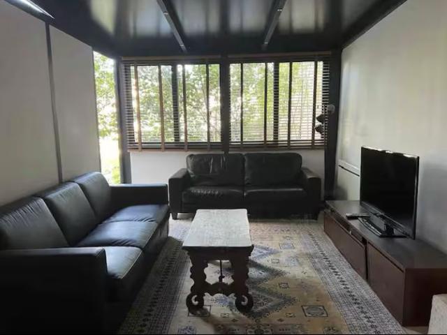 Private garden, 1 bedroom and 1 living room Close to the park and 5 minutes from the metro, Paris Amsterdam Apartments for Rent