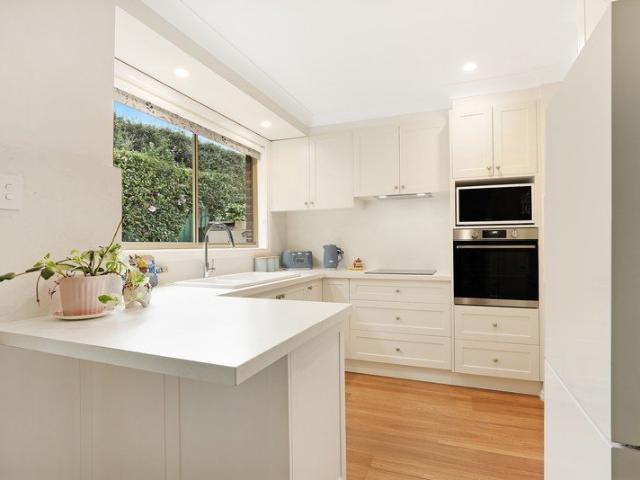 Private Garden Villa just a short walk to Bowral