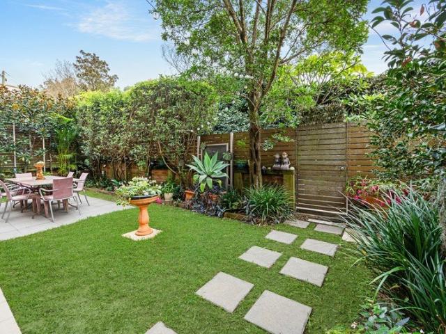 Private garden apartment just 200m from Cremorne cafes